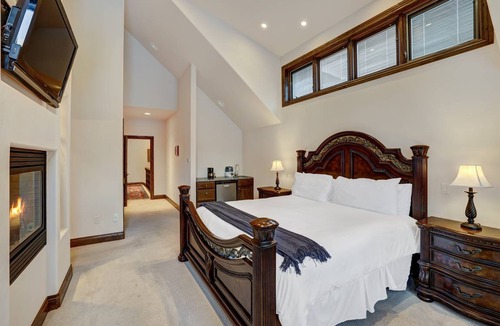 Vail House | 243 m² House ∙ 4 bedrooms ∙ 10 guests