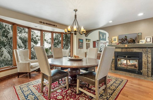 Highland Meadows House | 246 m² House ∙ 4 bedrooms ∙ 8 guests