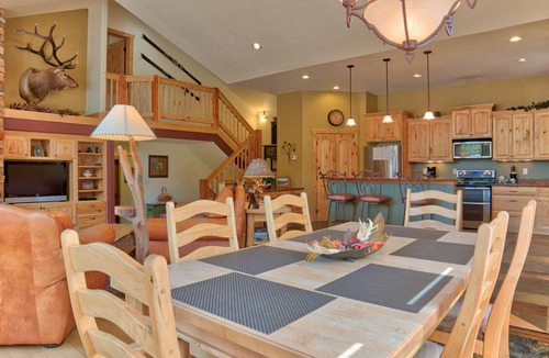 Blue River House | 251 m² House ∙ 3 bedrooms ∙ 8 guests