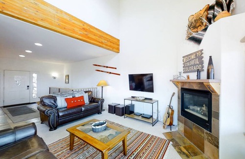 Fraser Condo | 258 m² Condo ∙ 3 bedrooms ∙ 10 guests