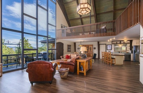 Carriage Hills House | 259 m² House ∙ 3 bedrooms ∙ 8 guests