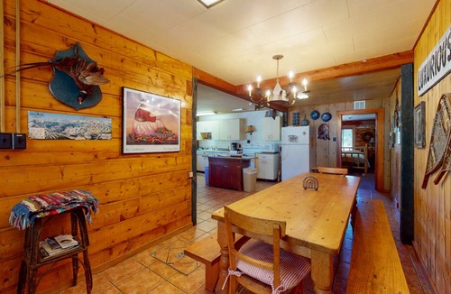 South Fork Cabin | 260 m² Cabin ∙ 4 bedrooms ∙ 12 guests
