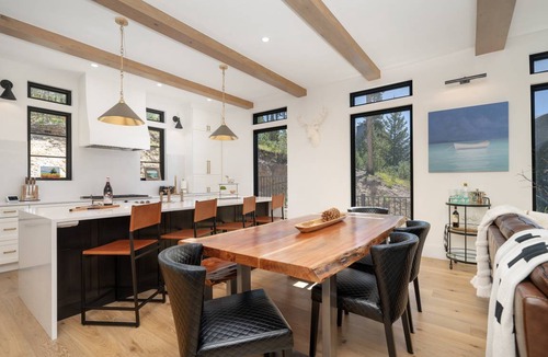 Grand Lake Cabin | 269 m² Cabin ∙ 4 bedrooms ∙ 9 guests