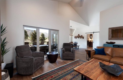 Trimble House | 269 m² House ∙ 4 bedrooms ∙ 13 guests