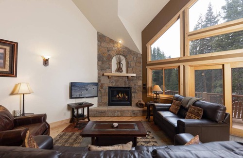 Blue River House | 276 m² House ∙ 4 bedrooms ∙ 10 guests