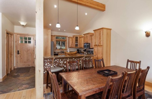 Blue River House | 276 m² House ∙ 4 bedrooms ∙ 10 guests