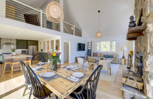 Black Hawk House | 278 m² House ∙ 5 bedrooms ∙ 8 guests