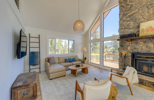 Black Hawk House | 278 m² House ∙ 5 bedrooms ∙ 8 guests