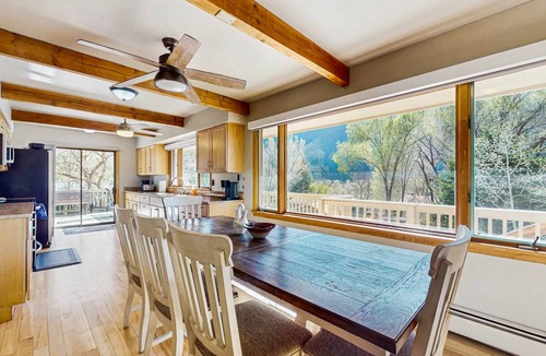 Glenwood Springs House | 279 m² House ∙ 4 bedrooms ∙ 8 guests