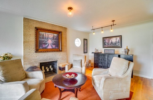University Hills House | 296 m² House ∙ 5 bedrooms ∙ 10 guests