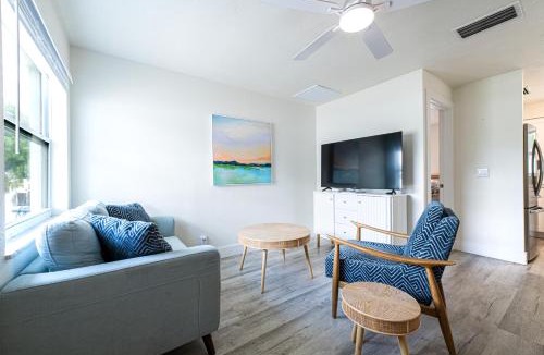 Indian Rocks Beach Apartment | 2bd 2ba Sunview 6 2Mins to BeachPool!