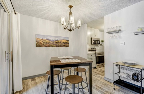 Skyway Apartment | 2BD Dry Sauna & Pool Near Downtown COS, GotG, & Pikes Peak