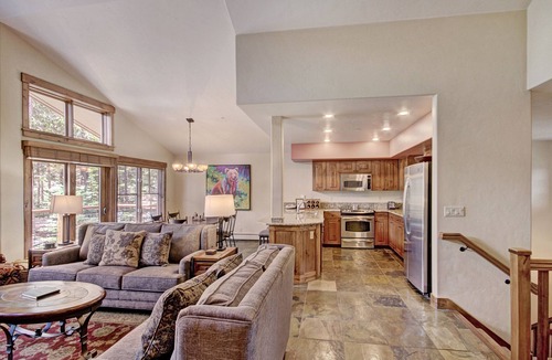 Breckenridge Condo | 2br 2ba Winter Walk To Historic Downtown + Gondola 2 Bedroom Townhouse by RedAwning