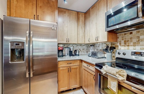 Vail Condo | 2BR East Vail Condo w/Hot Tub, Market, Free Shuttle