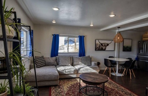 Leadville Condo | 2BR Epic Mountain View - Pet Friendly