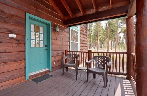 Leadville Cabin | 2BR Mountain Cabin w/Loft: View, Loft, Fireplace