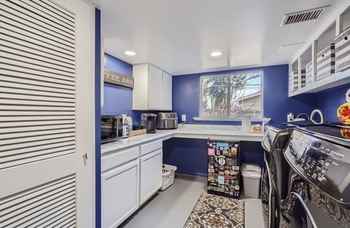 Scenic Heights Apartment | 2BR Wellness Retreat in Arvada | Cold Plunge