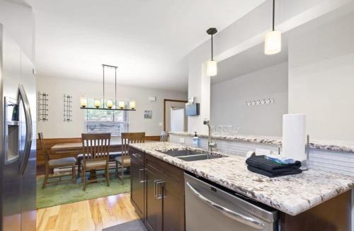 Baldy Mountain House | 3 BDR Getaway Near Skiing Hiking Plus Bus Route