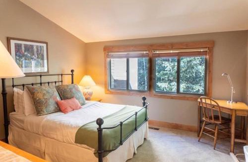 Warrior's Mark House | 3 BDR Mountain Home with Hot Tub Minutes to Lifts