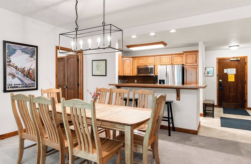 Four O'Clock Condo | 3 Bdrm+Den, Ski-In/Out, Near Town, Hot Tubs