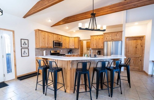 Buena Vista House | 3 Bed/2 Bath with Rec Room, Hot Tub, Sauna and Outdoor Living!
