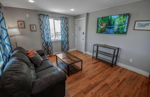 Berkley House | 3 bed home with huge yard near Hidden Lake