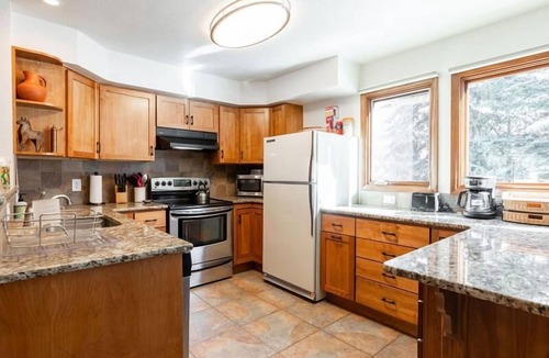 Intermountain House | 3-Bedroom Meadow Creek Townhome