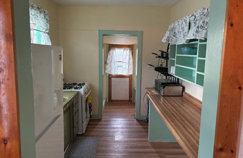 Rocky Ford House | 3-bedroom private house for your stay in lovely Rocky Ford, Colorado