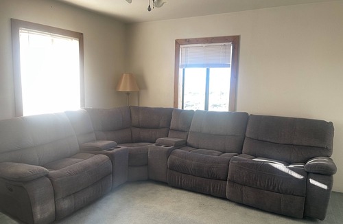 Redvale Apartment | 3-bedroom top floor apartment in the heart of Dry Creek Basin.