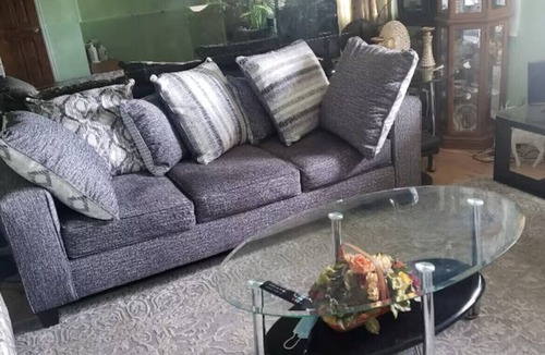 Aurora House | 3-bedroom townhome in charming Aurora with WiFi, AC. Unbeatable LocationBook now