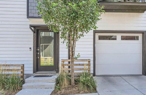 Lakewood House | 3 Bedrooms 2 Bath Townhome In West Denver Near to Red Rocks And Foothills