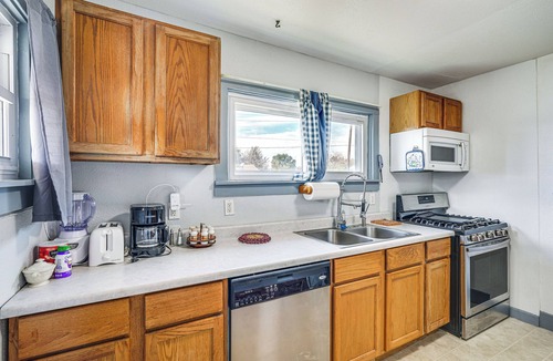 Pueblo House | 3 Mi to Riverwalk: Mountain-View Pueblo Home!