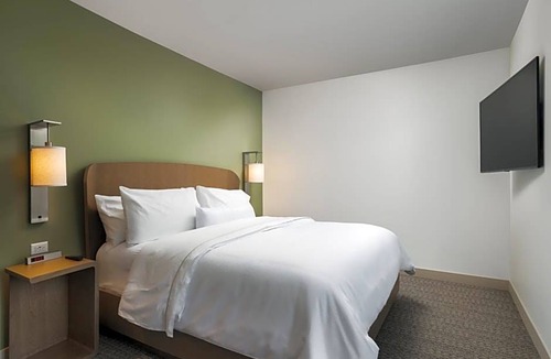 Civic Center Hotel | 3-Star Hotel ∙ Element Denver Downtown East