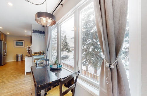 Eagle-Vail House | 3-story townhome with fireplace, balcony, & W/D - near ski lifts & golf course