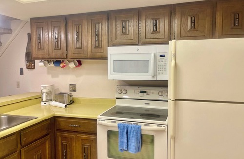 Historic District Condo | 30 Night Min. 2 bedrooms plus loft , sleep 8!
