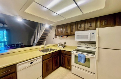 Historic District Condo | 30 Night Min. 2 bedrooms plus loft , sleep 8!