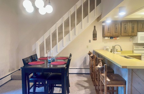 Historic District Condo | 30 Night Min. 2 bedrooms plus loft , sleep 8!