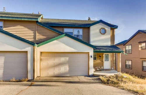 Wildernest House | 300 Lodgepole by Book by Owner