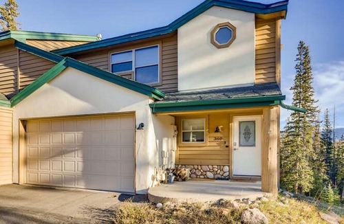Wildernest House | 300 Lodgepole by Book by Owner