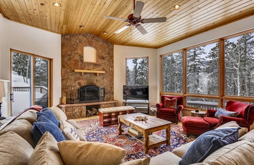 Columbine Lake House | 307 m² House ∙ 4 bedrooms ∙ 12 guests