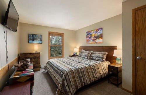 Mountain House Apartment | 309 Snowdance Manor condo