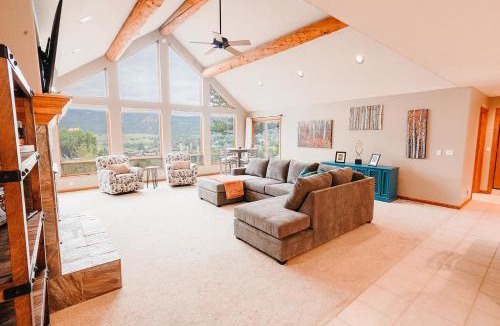Ridgway House | 310 Vista Drive