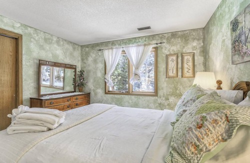 Woodmoor House | 311 m² House ∙ 4 bedrooms ∙ 10 guests
