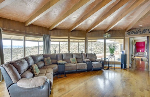 Grand Junction House | 315 m² House ∙ 4 bedrooms ∙ 12 guests