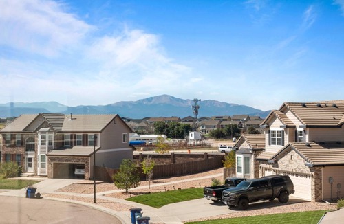 Colorado Springs House | 316 m² House ∙ 3 bedrooms ∙ 6 guests