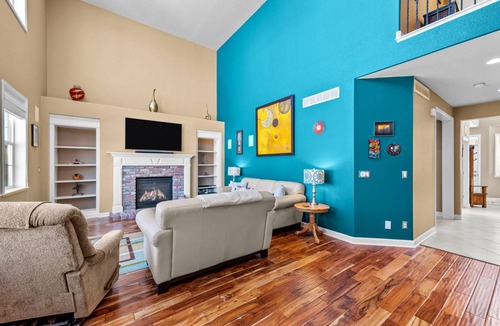 Colorado Springs House | 316 m² House ∙ 3 bedrooms ∙ 6 guests