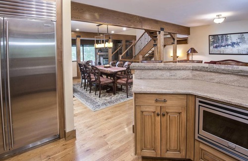 Vail House | 316 m² House ∙ 4 bedrooms ∙ 9 guests