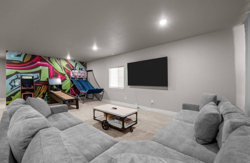 Monument House | 318 m² House ∙ 5 bedrooms ∙ 22 guests