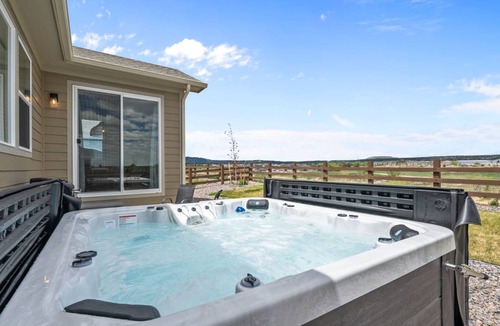Monument House | 318 m² House ∙ 5 bedrooms ∙ 22 guests