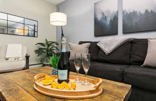 Old Town Condo | 320 m² Condo ∙ 7 bedrooms ∙ 16 guests